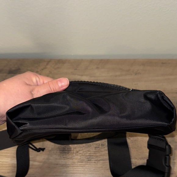 Lululemon Athletica Black Travel Belt Bag - Picture 11 of 12